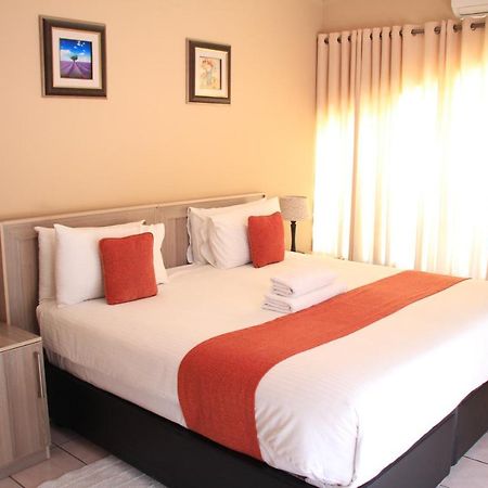 Bridgeville Guest House Gaborone Bagian luar foto