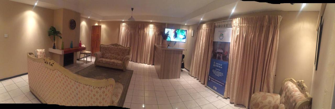 Bridgeville Guest House Gaborone Bagian luar foto