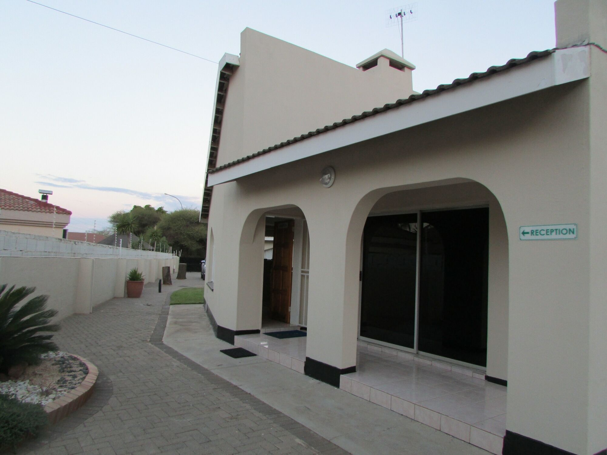 Bridgeville Guest House Gaborone Bagian luar foto