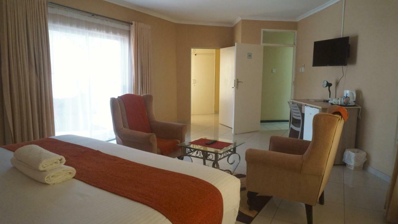 Bridgeville Guest House Gaborone Bagian luar foto