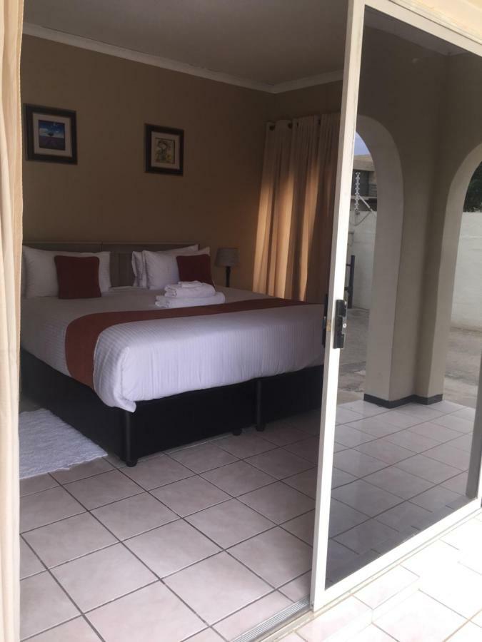 Bridgeville Guest House Gaborone Bagian luar foto