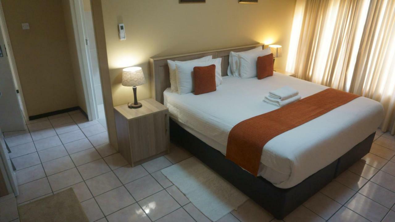 Bridgeville Guest House Gaborone Bagian luar foto