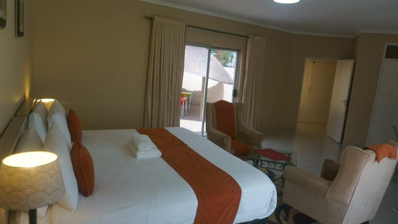 Bridgeville Guest House Gaborone Bagian luar foto