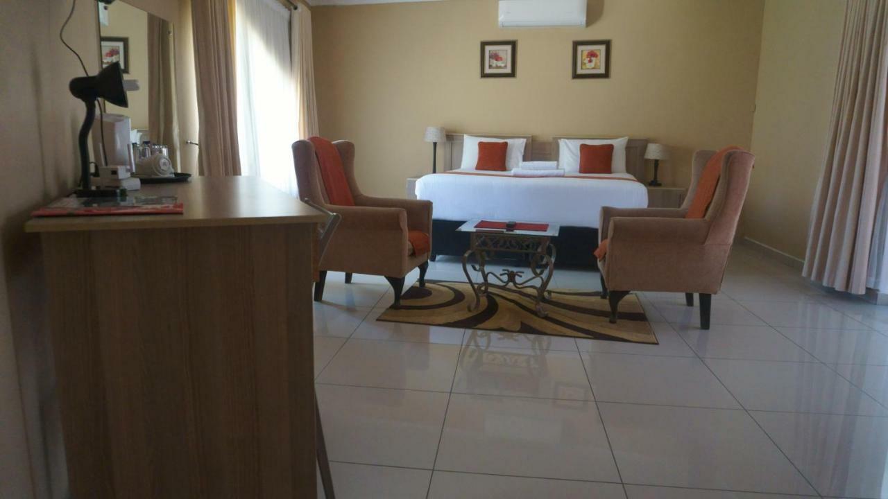 Bridgeville Guest House Gaborone Bagian luar foto